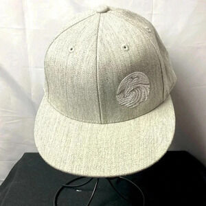 SALTWATER BREWERY HAT GRAY SALTWATER WAVE LOGO 210 FITTED HAT SIZE 6 7/8…